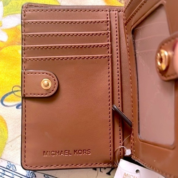 Brand New Michael Kors Brown Luggage Logo Medium Slim Bifold Snap Close Wallet - Picture 9 of 16